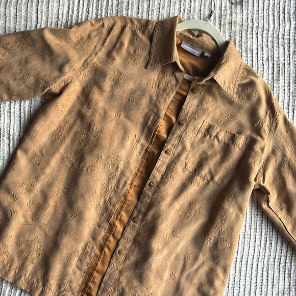 Suede style embroidered women’s Y2K Croft & Barrow shirt size Medium - Picture 1 of 4